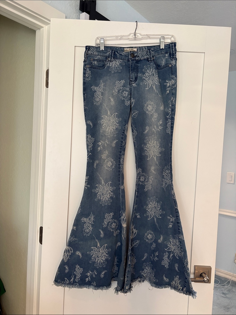 Free People Blue Floral-Print Flare Jeans Sz 28